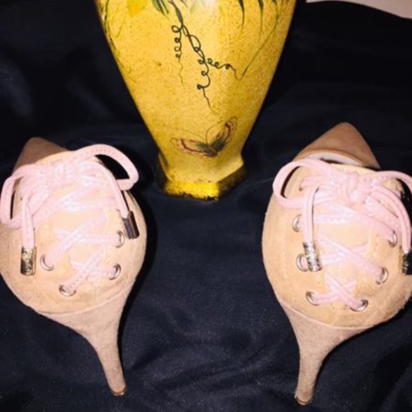 shoes - Picture 2 of 3